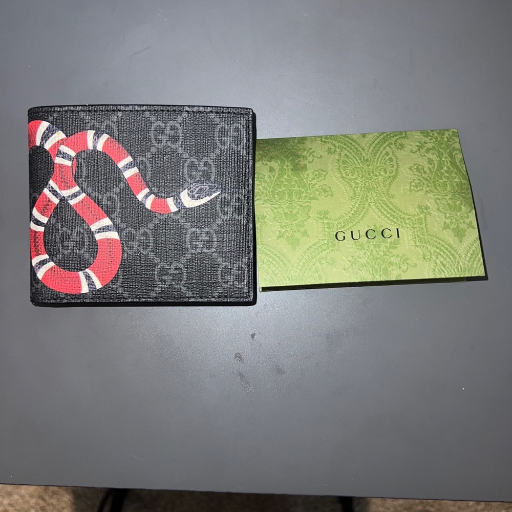Gucci Wallet - Picture 8 of 9